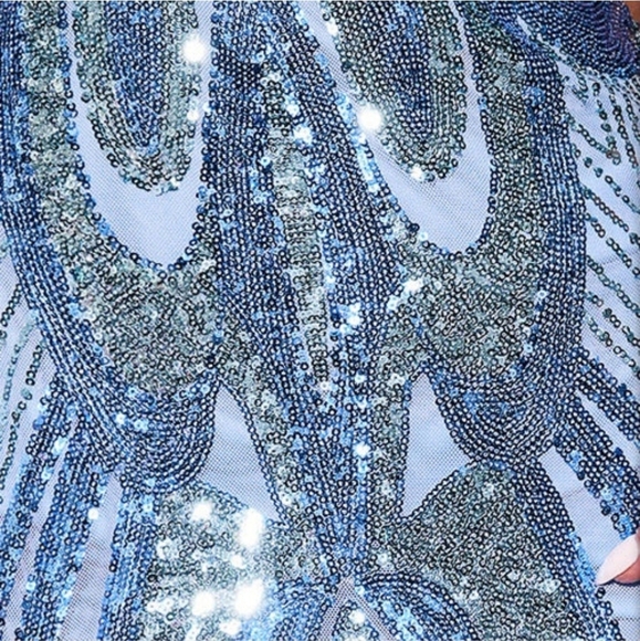 Blue, Graphic,  V Neck, Sleeveless,  Case Up Back, Sequined Mermaid Gown - Picture 4 of 16